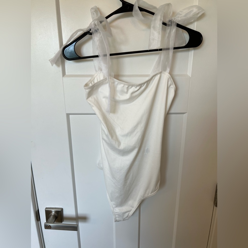 Bow shoulder bodysuit